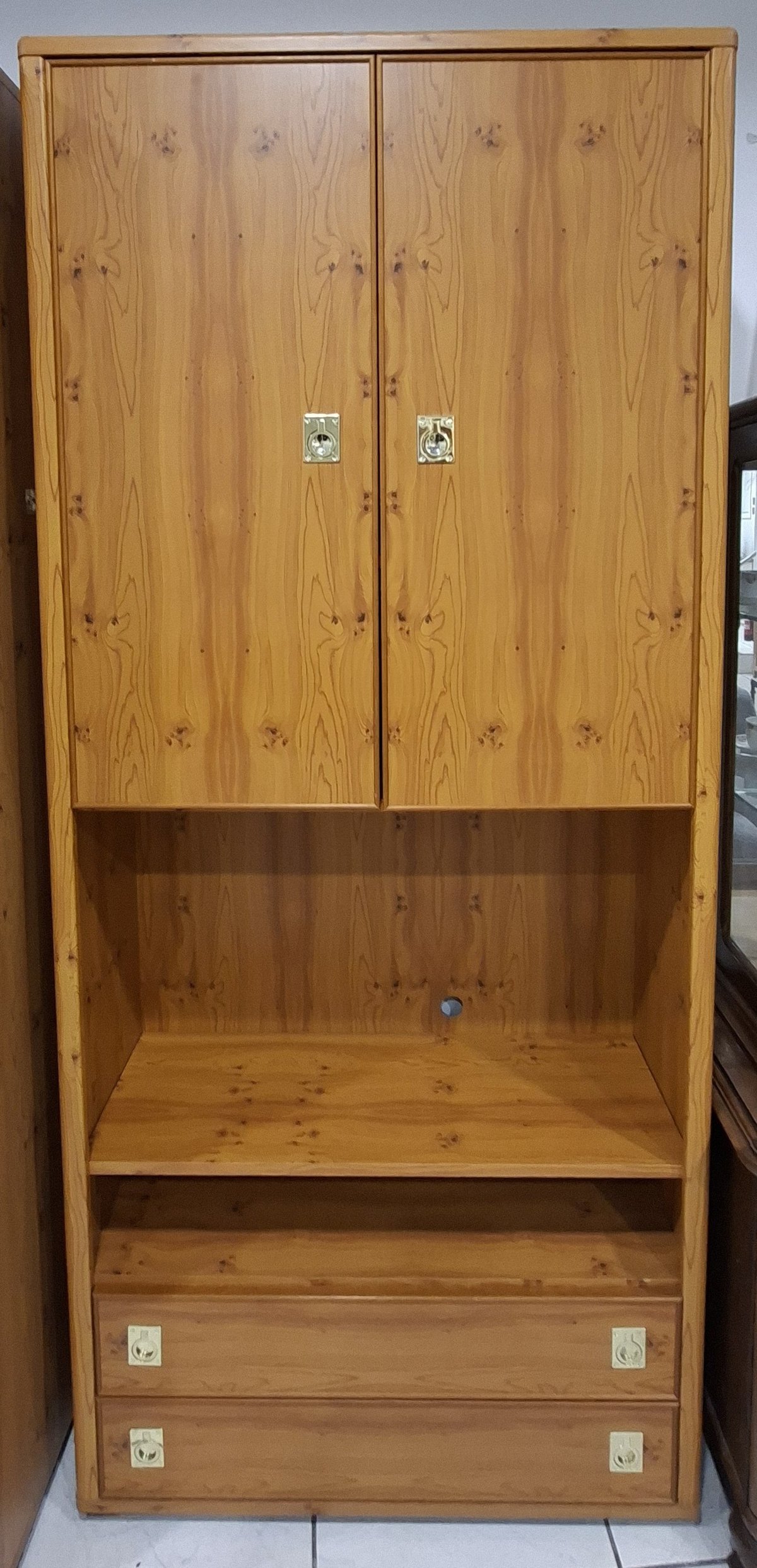 Aufbewahrungsmöbel